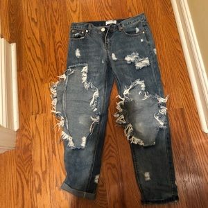 Distressed boyfriend jeans from revolve!